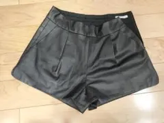 ​【希少0サイズ】ZARA ザラ フェイクレザー ショートパンツ 美品 皮感