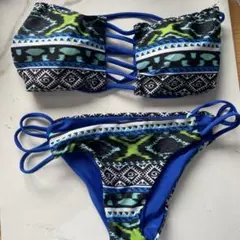 ストラップ付きバンドゥビキニ