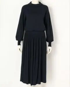 ネイビー ニットロングワンピース 長袖　リリーブラウン