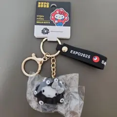 立体マスコットキーホルダー　タグ付　黒ミャクミャク　ハローキティ　モノクロ