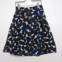 ​【美品/日本製】INDIVI インディヴィ 総柄 フレアスカート ブルー 42