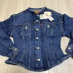 新品未使用レディース　リーバイス SCULPTED トラッカージャケット