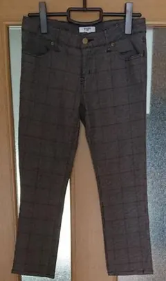 ナチュラルビューティーベーシック クロップドパンツ