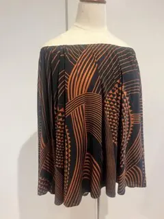 トップス　ポンチョタイプ