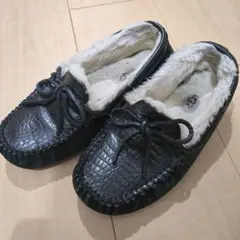 UGG ブラックモカシン レザー