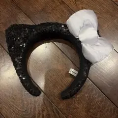 黒スパンコールカチューシャ（白リボン）