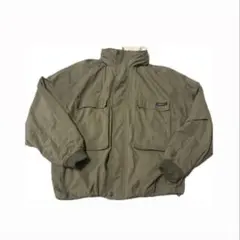 カーキ色ジャケット