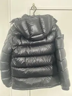 モンクレールブラックフード付きダウンジャケット
