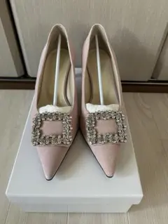TOMORROWLAND ビジュー付きパンプスのサムネイル