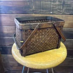 Item thumbnail for item 25b51134-414a-452e-adb4-6f0bfbbebedd