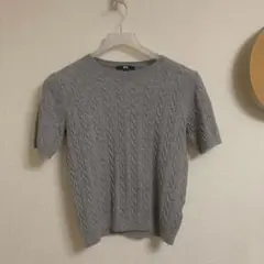 ユニクロ　グレー半袖ケーブルニット