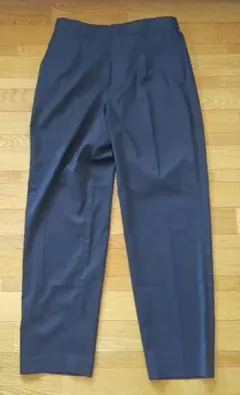 ユニクロ タックテーパードパンツ(ウルトラライト • ワイドフィット) Mサイズ