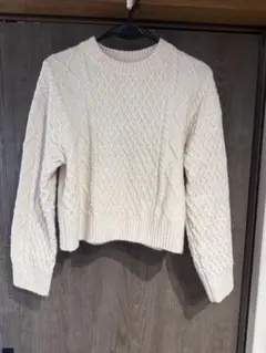 ニット　オフホワイト　H&M ケーブル