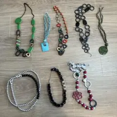 ネックレスセット 多様なデザイン（８点）