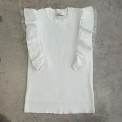 INGNI フリル付きホワイトノースリーブ