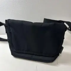 ブラックナイロンショルダーバッグ