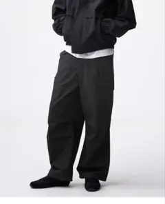 【美品】　GU スーパーワイドカーゴパンツ　ブラック　L