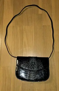 美品✨KAIYO クロコダイル チェーン ショルダーバッグ 鰐革 シャイニング 美品✨KAIYO クロコダイル チェーン ショルダーバッグ 鰐革