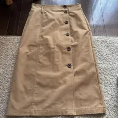 ベージュ タイトスカート 前面ボタン組曲