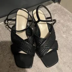 セール　Charles & Keith 編み込みサンダル ブラック　37 美品のサムネイル