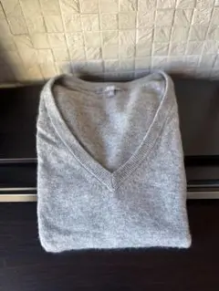 ユニクロ　カシミヤ100% Vネックセーター グレー　Mサイズ