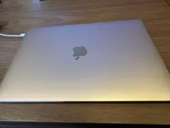 MacBook Air 2018 メモリ8GB ストレージ128GB