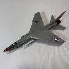 アメリカ軍　1/48 F-8J クルーセイダ完成品のサムネイル