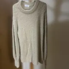 ベージュ シャギーニット