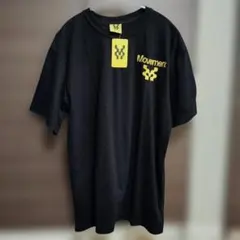 新品未使用　金色刺繍入り黒Tシャツのサムネイル