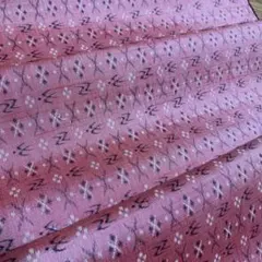 2313★着物　正絹　紬　燕絣文　身頃ハギレ36×322★