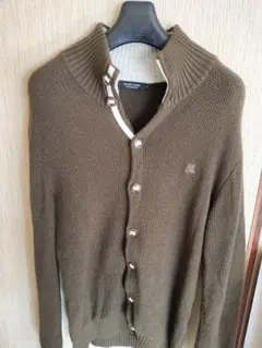 BURBERRY　BLACKLABEL　オリーブグリーン ボタン付きニット