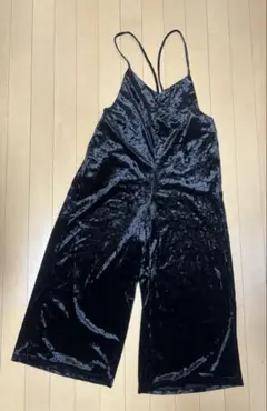 値下げ‼️ジーユー　黒ベルベット　サロペット　M