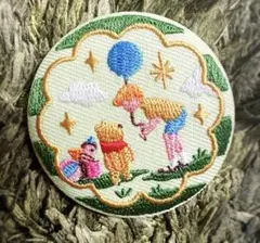くまのプーさん 刺繍ピンバッジ