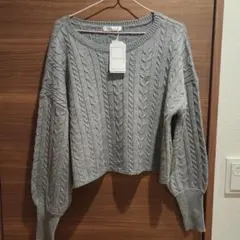 【新品未使用】ロゴプレート付きケーブルニット 長袖 M