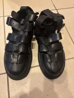 ブラックストラップブーツ⭐︎ドクターマーチン