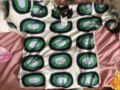 marimekko × UNIQLO コラボ Tシャツ 総柄のサムネイル