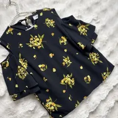 Mila Owen ネイビー フラワープリント 半袖トップス　オフショルダー花柄