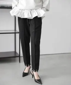 La-gemme　ラジエム　パール付き 裾スカラップパンツ　ブラック