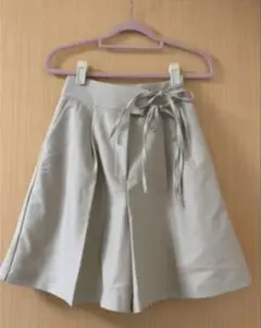 ベージュ リボン付き キュロット