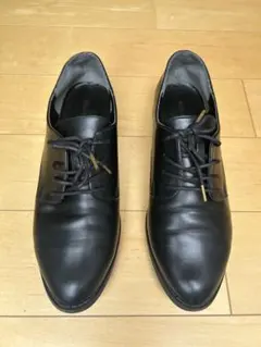黒いレザーシューズ レースアップ