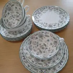 ノリタケ カリフパレスカップ＆ソーサー＆ケーキ皿４客づつ