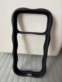 黒いフレーム型ソフトケース　iFace