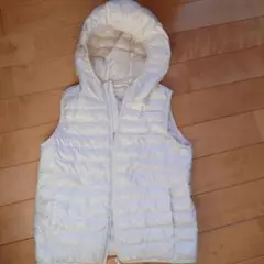 UNIQLO フード付きベスト 130