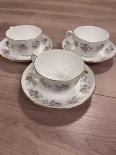 大倉陶園 小花散らし コンポートとカップ&ソーサーペア - メルカリ