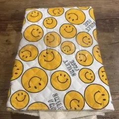 ニコちゃん　スマイル　生地　キルティング