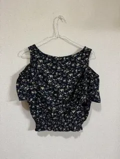 ★新品タグ付き★bye byeトップス ブラウス カットソーのサムネイル