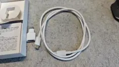 Google純正の1 m USB-C-USB-Cケーブルとトリニティのスケルトン