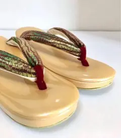 未使用美品 前坪赤色 キンワシ 天は艶やか鼻緒ふっく 高級老舗和装草履