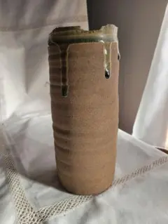 ⑦陶器 花瓶 茶色 緑の釉薬 滴るデザイン