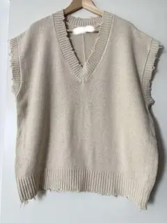 未使用品　ローリーズファーム　 ダメージ加工　ニットベスト　アイボリー